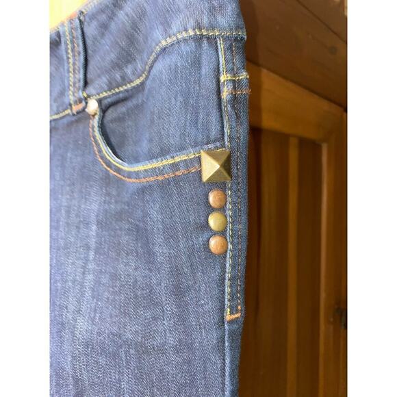Studio F Jeans Premium Denim Womens Sz 12 Tall Studded Design Made in Columbia - Picture 3 of 10